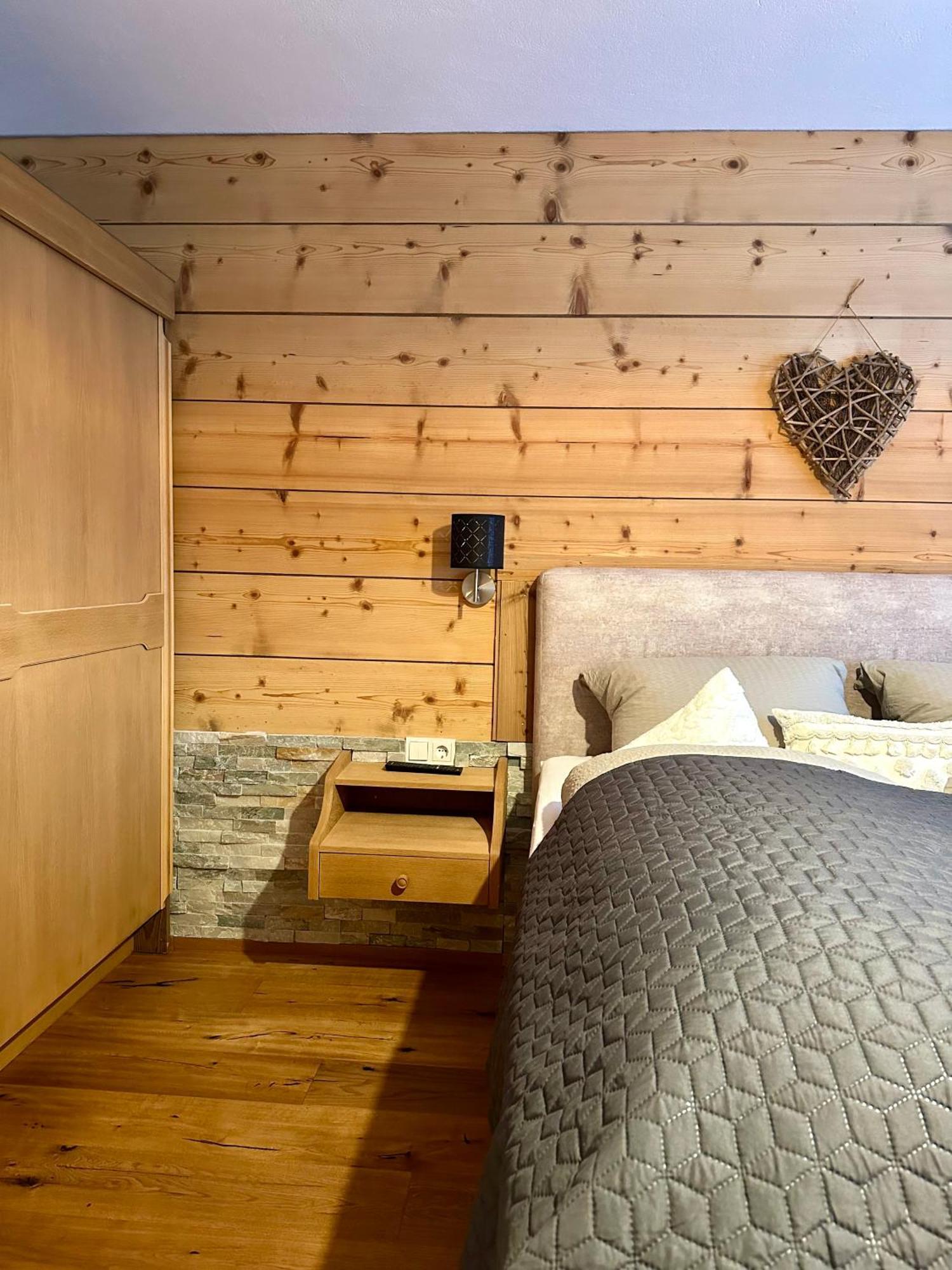 Landhaus Knaus ลอยทัช ภายนอก รูปภาพ