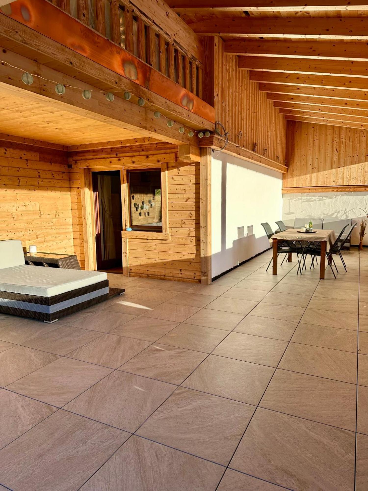 Landhaus Knaus ลอยทัช ภายนอก รูปภาพ